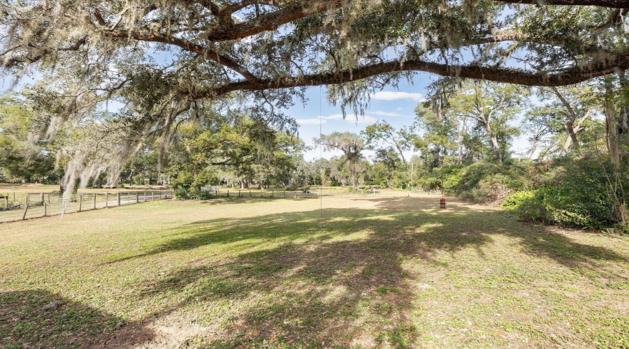 Dade City, Florida 33525, 3 Bedroom Bedrooms, ,2 Bathroombathrooms,Residential,For Sale,Clinton,0,Mfrtb8468434