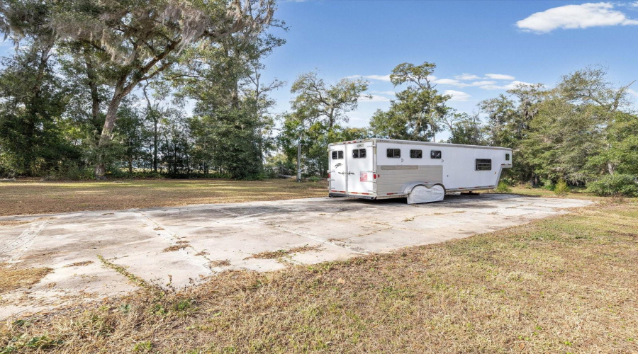 Dade City, Florida 33525, 3 Bedroom Bedrooms, ,2 Bathroombathrooms,Residential,For Sale,Clinton,0,Mfrtb8468434