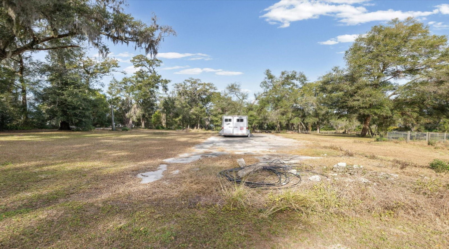 Dade City, Florida 33525, 3 Bedroom Bedrooms, ,2 Bathroombathrooms,Residential,For Sale,Clinton,0,Mfrtb8468434