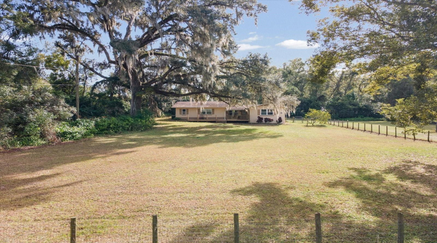 Dade City, Florida 33525, 3 Bedroom Bedrooms, ,2 Bathroombathrooms,Residential,For Sale,Clinton,0,Mfrtb8468434