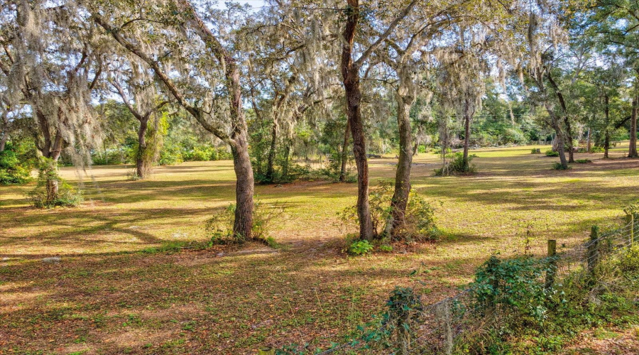 Dade City, Florida 33525, 3 Bedroom Bedrooms, ,2 Bathroombathrooms,Residential,For Sale,Clinton,0,Mfrtb8468434