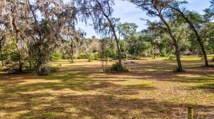 Dade City, Florida 33525, 3 Bedroom Bedrooms, ,2 Bathroombathrooms,Residential,For Sale,Clinton,0,Mfrtb8468434