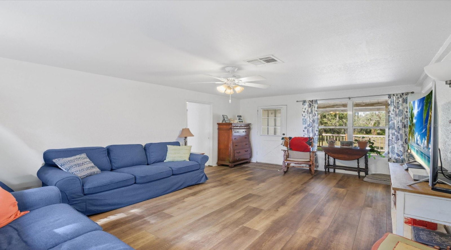 Dade City, Florida 33525, 3 Bedroom Bedrooms, ,2 Bathroombathrooms,Residential,For Sale,Clinton,0,Mfrtb8468434