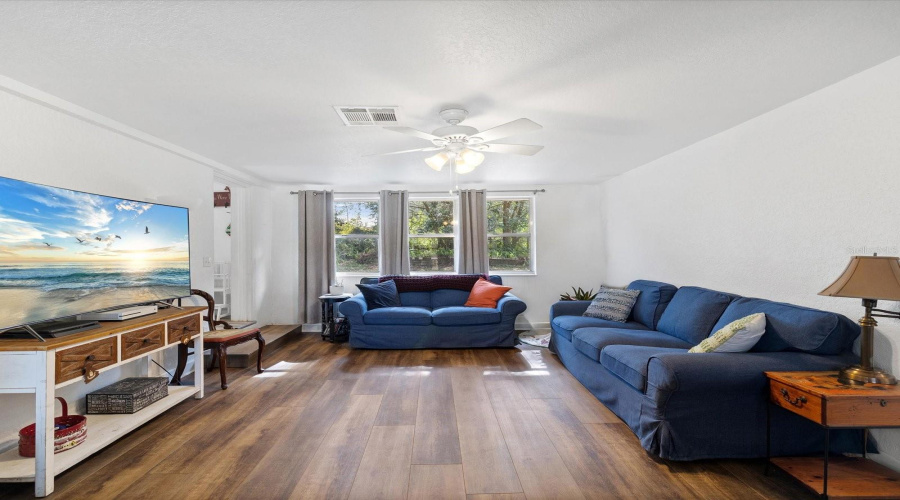 Dade City, Florida 33525, 3 Bedroom Bedrooms, ,2 Bathroombathrooms,Residential,For Sale,Clinton,0,Mfrtb8468434
