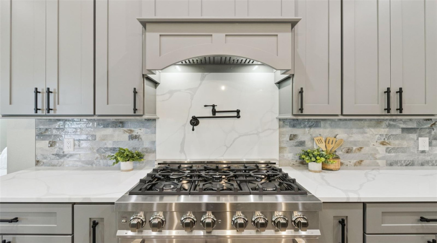 Custom Vent Hood And Premium Cooking Appliances