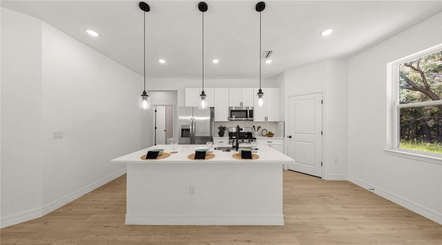 Dunnellon, Florida 34434, 4 Bedroom Bedrooms, ,2 Bathroombathrooms,Residential,For Sale,Charlene,0,Mfrtb8542924