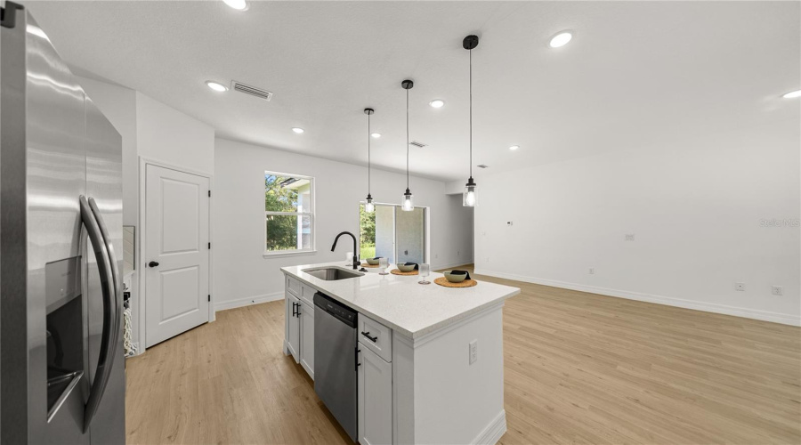 Dunnellon, Florida 34434, 4 Bedroom Bedrooms, ,2 Bathroombathrooms,Residential,For Sale,Charlene,0,Mfrtb8542924