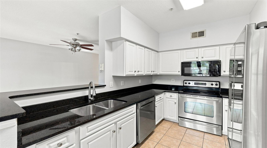 Tampa, Florida 33605, 1 Bedroom Bedrooms, ,1 Bathroombathrooms,Residential,For Sale,Palm,0,Mfrtb8542687