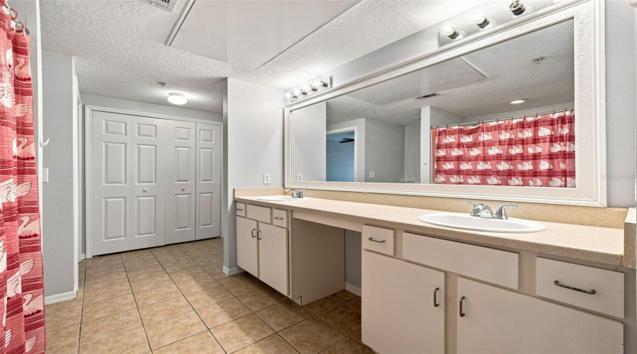 Tampa, Florida 33605, 1 Bedroom Bedrooms, ,1 Bathroombathrooms,Residential,For Sale,Palm,0,Mfrtb8542687