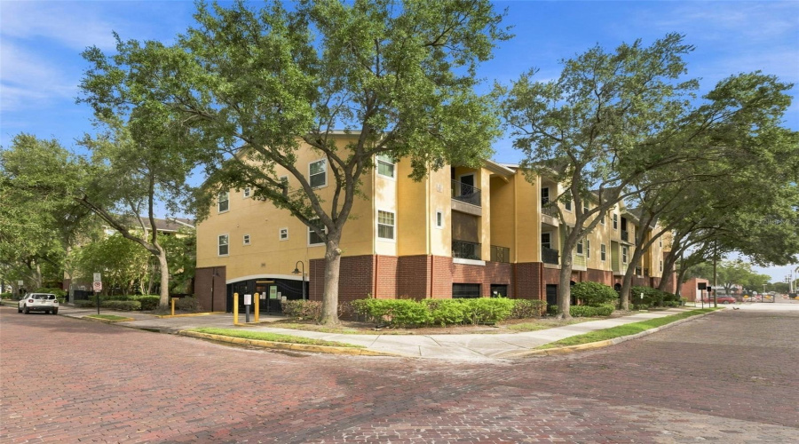 Tampa, Florida 33605, 1 Bedroom Bedrooms, ,1 Bathroombathrooms,Residential,For Sale,Palm,0,Mfrtb8542687