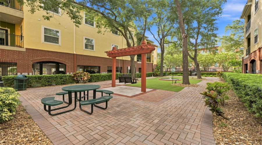 Tampa, Florida 33605, 1 Bedroom Bedrooms, ,1 Bathroombathrooms,Residential,For Sale,Palm,0,Mfrtb8542687