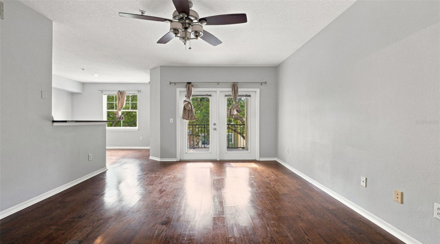 Tampa, Florida 33605, 1 Bedroom Bedrooms, ,1 Bathroombathrooms,Residential,For Sale,Palm,0,Mfrtb8542687