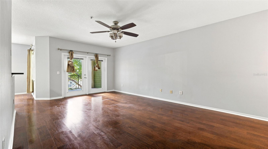 Tampa, Florida 33605, 1 Bedroom Bedrooms, ,1 Bathroombathrooms,Residential,For Sale,Palm,0,Mfrtb8542687