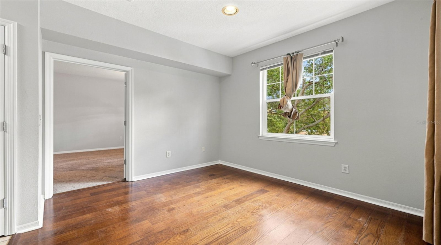 Tampa, Florida 33605, 1 Bedroom Bedrooms, ,1 Bathroombathrooms,Residential,For Sale,Palm,0,Mfrtb8542687