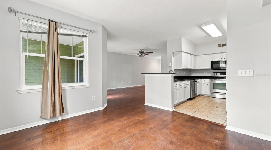 Tampa, Florida 33605, 1 Bedroom Bedrooms, ,1 Bathroombathrooms,Residential,For Sale,Palm,0,Mfrtb8542687