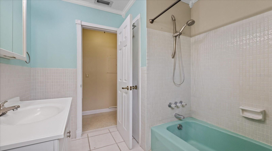 Main House Bathroom