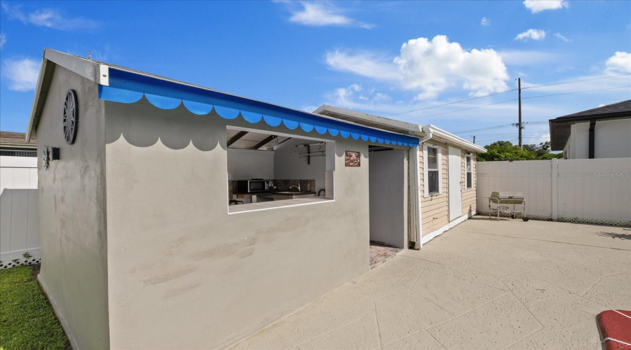 Shed/ Bbq Area.