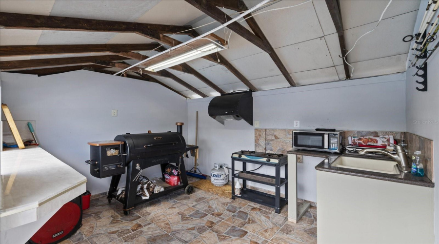 Tampa, Florida 33614, 3 Bedroom Bedrooms, ,2 Bathroombathrooms,Residential,For Sale,Hale,0,Mfrtb8542834
