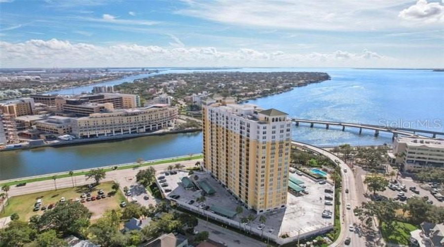 Tampa, Florida 33606, 1 Bedroom Bedrooms, ,1 Bathroombathrooms,Residential,For Sale,Bayshore,0,Mfrtb8473521