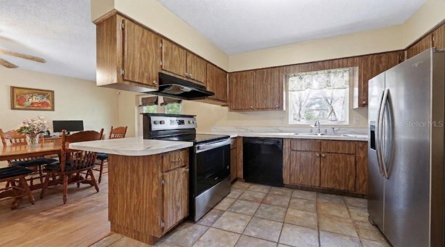 Gainesville, Florida 32653, 3 Bedroom Bedrooms, ,2 Bathroombathrooms,Residential,For Sale,54Th,0,Mfrgc539143