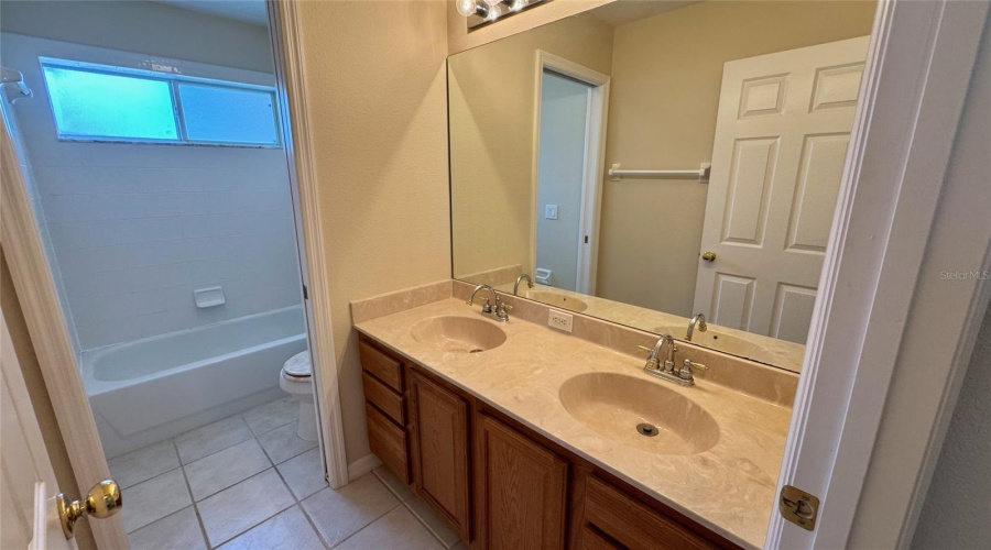 Kissimmee, Florida 34746, 4 Bedroom Bedrooms, ,2 Bathroombathrooms,Residential,For Sale,Putter,0,Mfro6436932