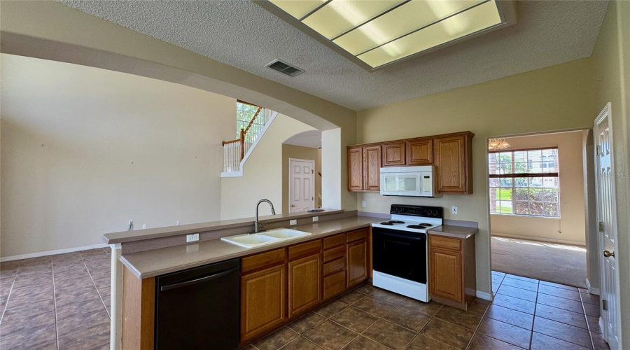 Kissimmee, Florida 34746, 4 Bedroom Bedrooms, ,2 Bathroombathrooms,Residential,For Sale,Putter,0,Mfro6436932