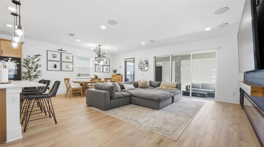 Apopka, Florida 32703, 4 Bedroom Bedrooms, ,3 Bathroombathrooms,Residential,For Sale,Crowncrest,0,Mfro6415913