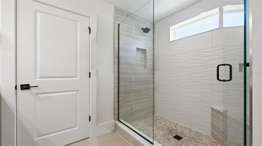 Apopka, Florida 32703, 4 Bedroom Bedrooms, ,3 Bathroombathrooms,Residential,For Sale,Crowncrest,0,Mfro6415913