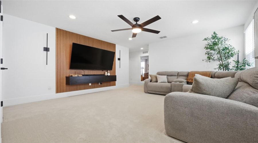 Apopka, Florida 32703, 4 Bedroom Bedrooms, ,3 Bathroombathrooms,Residential,For Sale,Crowncrest,0,Mfro6415913