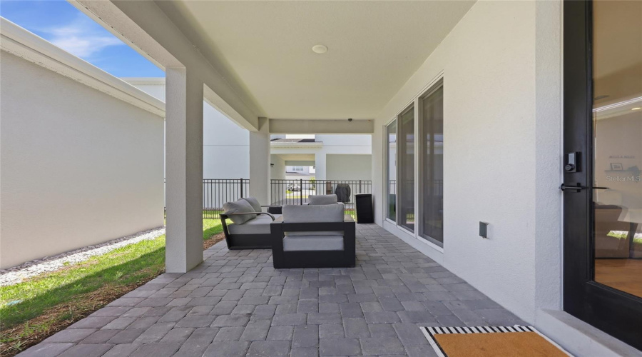 Apopka, Florida 32703, 4 Bedroom Bedrooms, ,3 Bathroombathrooms,Residential,For Sale,Crowncrest,0,Mfro6415913