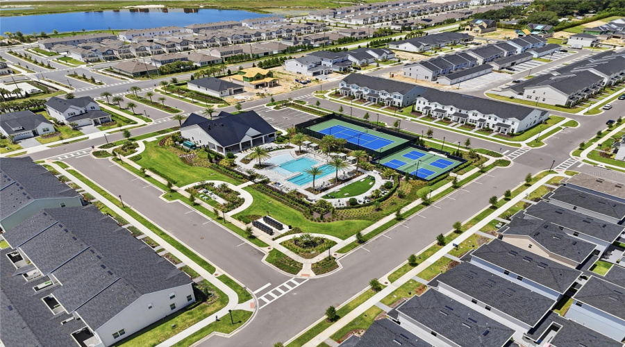 Apopka, Florida 32703, 4 Bedroom Bedrooms, ,3 Bathroombathrooms,Residential,For Sale,Crowncrest,0,Mfro6415913