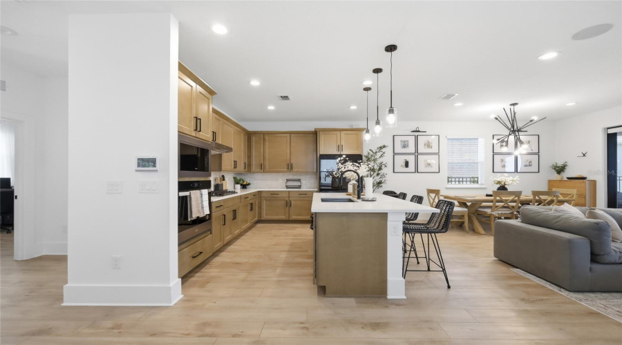 Apopka, Florida 32703, 4 Bedroom Bedrooms, ,3 Bathroombathrooms,Residential,For Sale,Crowncrest,0,Mfro6415913