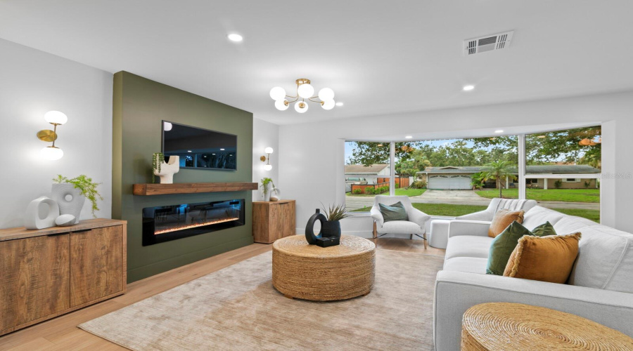 St Petersburg, Florida 33705, 3 Bedroom Bedrooms, ,2 Bathroombathrooms,Residential,For Sale,14Th,0,Mfrtb8536036