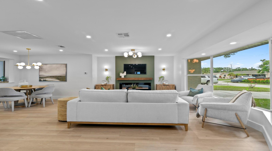 St Petersburg, Florida 33705, 3 Bedroom Bedrooms, ,2 Bathroombathrooms,Residential,For Sale,14Th,0,Mfrtb8536036