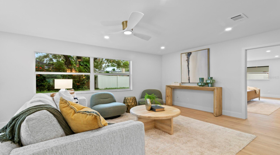 St Petersburg, Florida 33705, 3 Bedroom Bedrooms, ,2 Bathroombathrooms,Residential,For Sale,14Th,0,Mfrtb8536036
