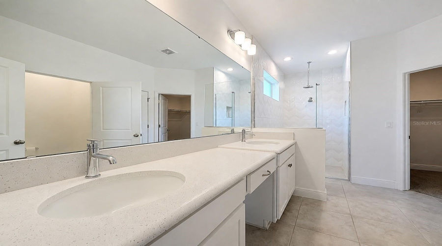 Clermont, Florida 34711, 5 Bedroom Bedrooms, ,3 Bathroombathrooms,Residential,For Sale,Davos,0,Mfro6430205