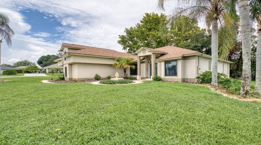 Clermont, Florida 34711, 3 Bedroom Bedrooms, ,2 Bathroombathrooms,Residential,For Sale,Versailles,0,Mfro6431254