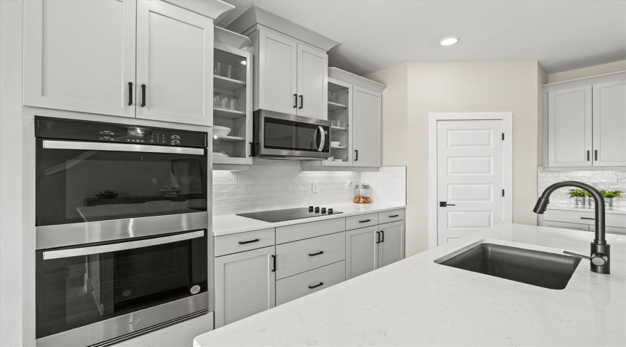 Nokomis, Florida 34275, 5 Bedroom Bedrooms, ,3 Bathroombathrooms,Residential,For Sale,Sun Chaser,0,Mfrn6144206