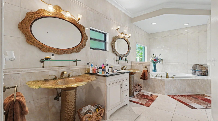 Oldsmar, Florida 34677, 4 Bedroom Bedrooms, ,4 Bathroombathrooms,Residential,For Sale,Holly Hill,0,Mfrtb8529182