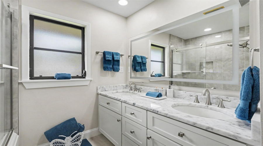Oldsmar, Florida 34677, 4 Bedroom Bedrooms, ,4 Bathroombathrooms,Residential,For Sale,Holly Hill,0,Mfrtb8529182