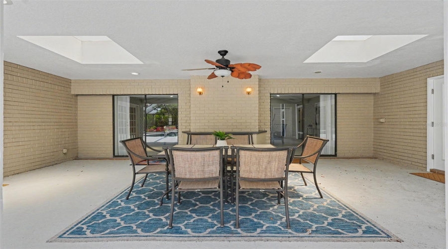 Oldsmar, Florida 34677, 4 Bedroom Bedrooms, ,4 Bathroombathrooms,Residential,For Sale,Holly Hill,0,Mfrtb8529182