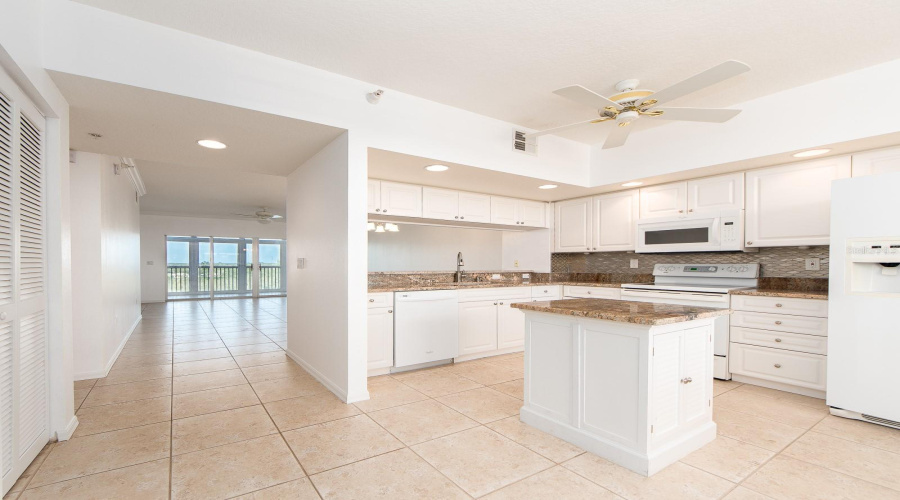 St Petersburg, Florida 33708, 2 Bedroom Bedrooms, ,2 Bathroombathrooms,Residential,For Sale,Shoreline,0,Mfrtb8471256