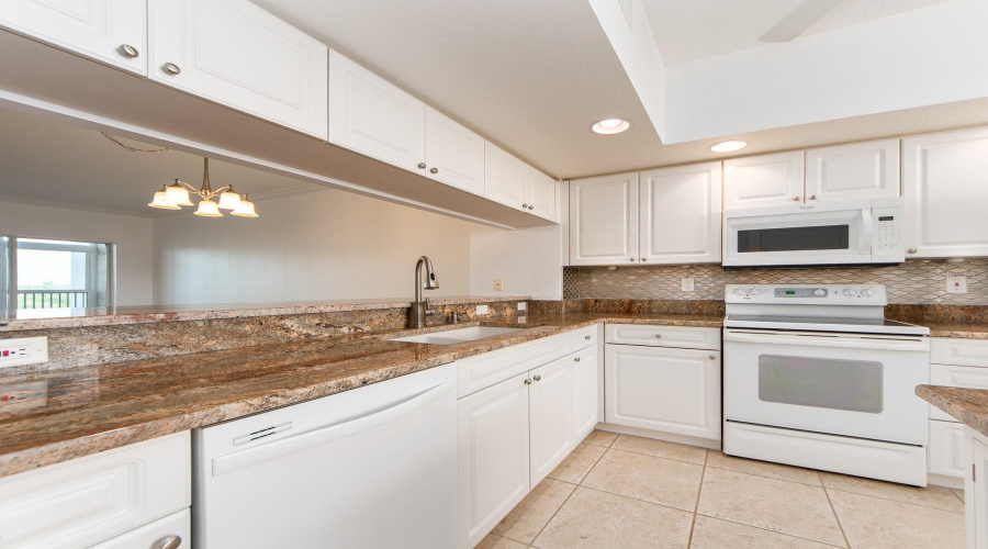 St Petersburg, Florida 33708, 2 Bedroom Bedrooms, ,2 Bathroombathrooms,Residential,For Sale,Shoreline,0,Mfrtb8471256
