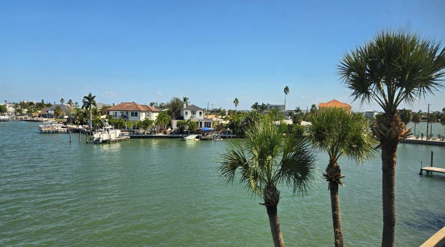Florida Room Bay View.