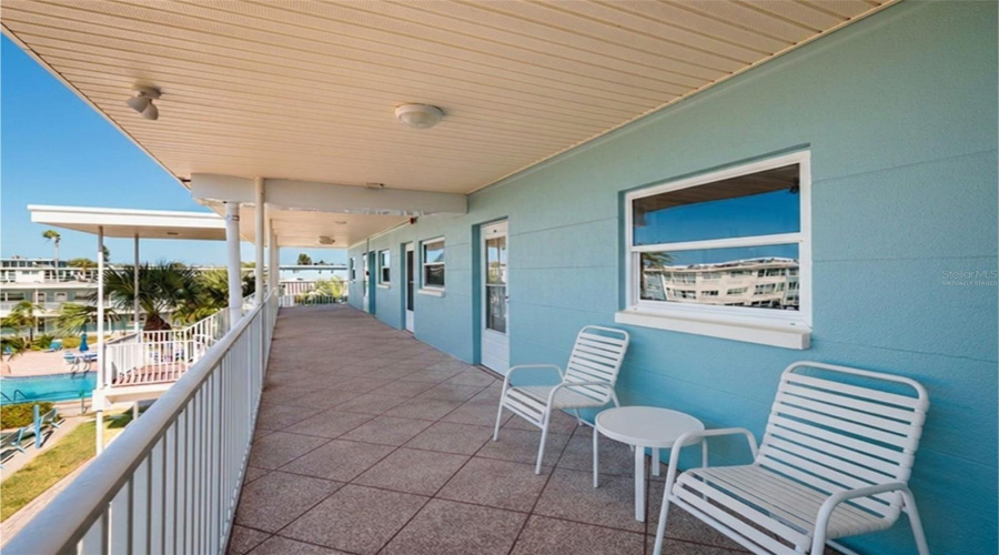 Virtually Staged. Enjoy Sunsets, Ocean Breezes &Amp; Swaying Palm Trees From Your Front Walkway/Porch.