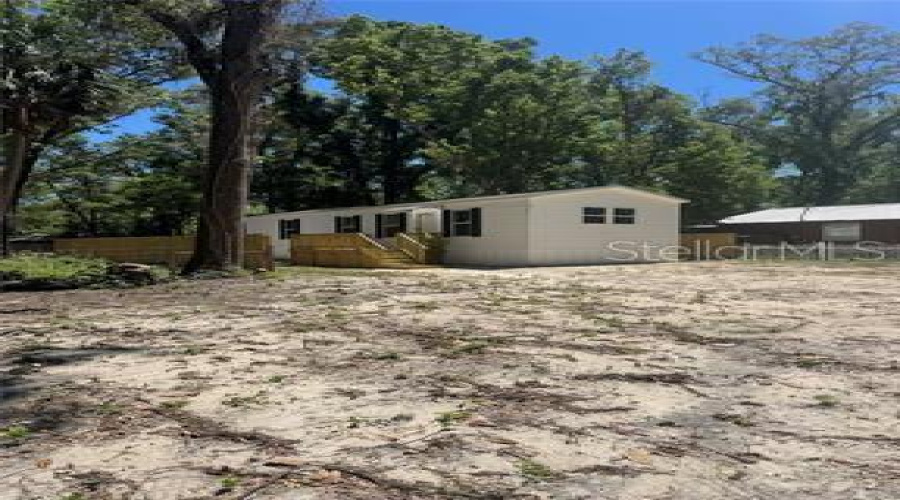 Trenton, Florida 32693, 3 Bedroom Bedrooms, ,2 Bathroombathrooms,Residential,For Sale,82Nd,0,Mfrgc540588