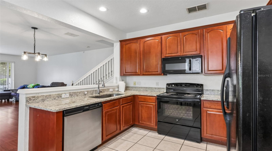 Orlando, Florida 32828, 3 Bedroom Bedrooms, ,2 Bathroombathrooms,Residential,For Sale,Bellinkoff,0,Mfro6396700