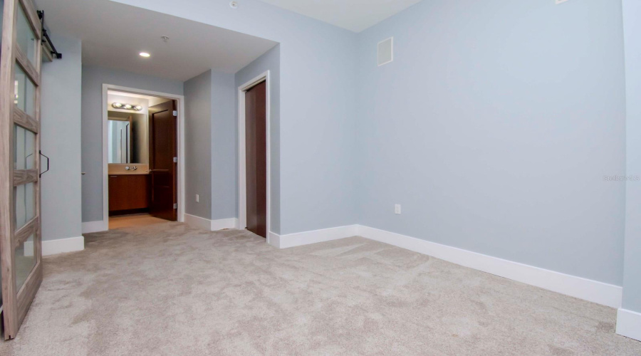 Tampa, Florida 33602, 2 Bedroom Bedrooms, ,2 Bathroombathrooms,Residential,For Sale,Channelside,0,Mfrtb8542319