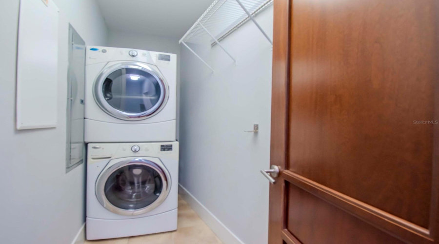 Tampa, Florida 33602, 2 Bedroom Bedrooms, ,2 Bathroombathrooms,Residential,For Sale,Channelside,0,Mfrtb8542319