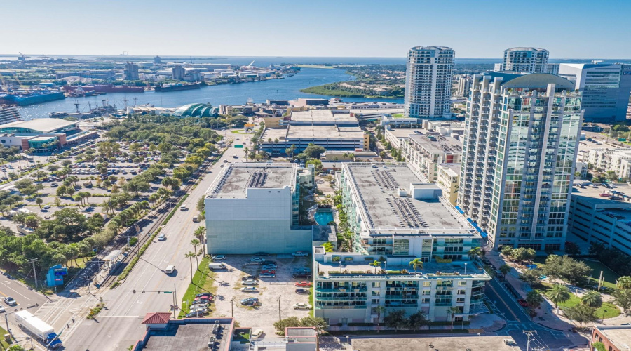 Tampa, Florida 33602, 2 Bedroom Bedrooms, ,2 Bathroombathrooms,Residential,For Sale,Channelside,0,Mfrtb8542319